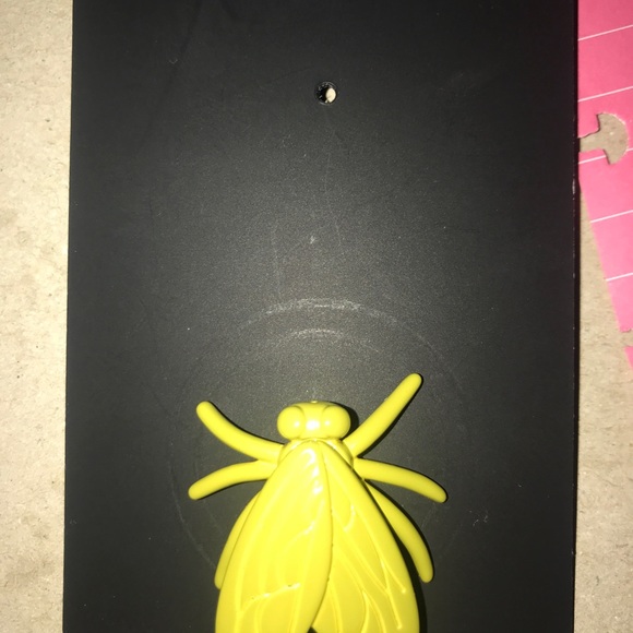 Coach Fly Bug Insect Metal Pin Brooch - Picture 3 of 10